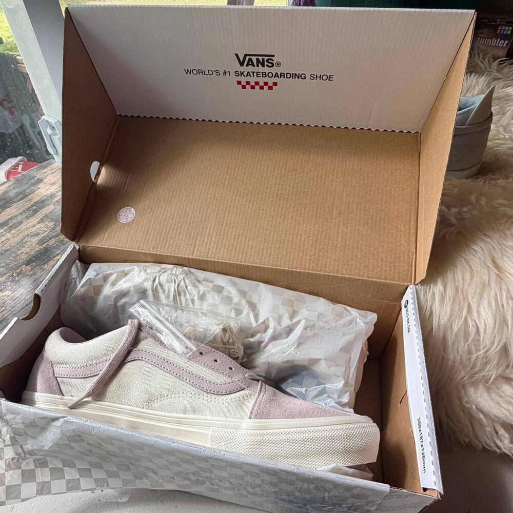 Vans Old Skool Sneakers – Men's Size 13 – New in Box – Violet/Marshmallow